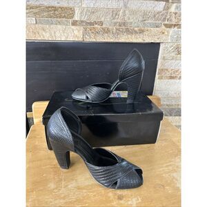 Newport News Womens Shoes  Black Leather Alligator 3.5" heel ‎ Size 6 w/Box